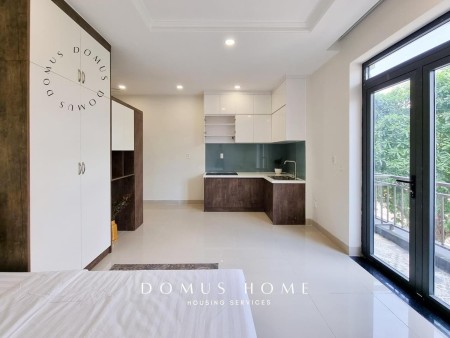 Căn hộ cao cấp, có ban công cho thuê, đầy đủ tiện nghi, ngay Lotte Mart Cộng Hòa, khu K300