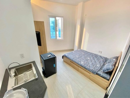 Căn Hộ Cửa Sổ lớn, Full Nội Thất, An ninh, Thang máy gần BX Miền Đông Ung Văn Khiêm, XVNT BT