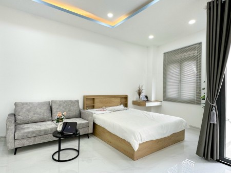 Cho thuê căn hộ Q10 Full NT gần trường ĐH kinh tế