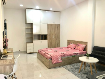 Căn hộ giá rẻ đầy đủ nội thất ngay trung tâm Q3 thuận tiện qua Q1 Q10 Q4