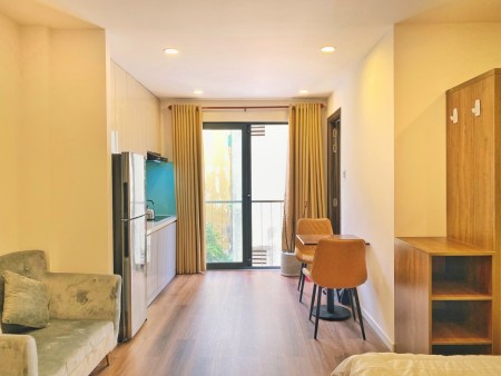 Cho thuê căn hộ rộng 30m2, ban công lớn, thoáng NT cao cấp ở Phan Xích Long, Phú Nhuận