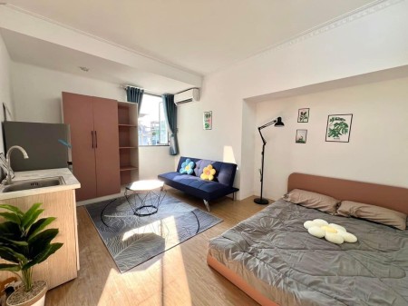 Cho thuê studio có cửa sổ thoáng mát, thang máy, nội thất đầy đủ gần chợ Bà Chiểu