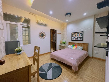 Căn Hộ Studio Cửa Sổ 28m2 Trang Bị Sẵn NT Ngay CV Hoàng Văn Thụ, Gần Sân Bay TSN