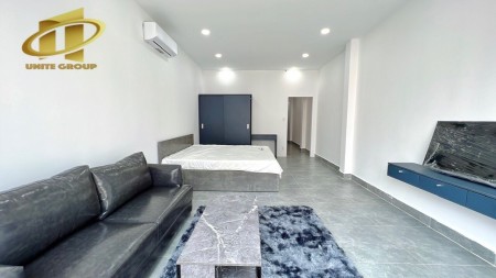 Cho thuê CHDV mới toanh 1PN có cửa sổ lớn Full nội thất ngay cầu Ông Lãnh Quận 1