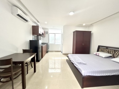 Căn hộ 1PN có Máy Giặt Riêng và Cửa Sổ Lớn 40m2, đường Các Mạng Tháng Tám, quận 10