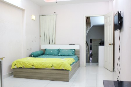 Căn hộ ban công, nội thất hiện đại, ngay Đặng Văn Ngữ, Phú Nhuận