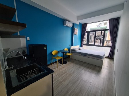 Căn hộ cửa sổ lớn 30m2, Giá rẻ, Hàng Xanh, Đinh Bộ Lĩnh, Bình Thạnh