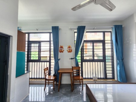 Studio Cửa sổ 35m2, Thoáng Mát sát chân Cầu Tân Thuận