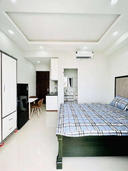 Cho thuê căn hộ 30m2 ban công chill, full nội thất, Bạch Đằng, gần chợ Bà Chiểu, Hutech