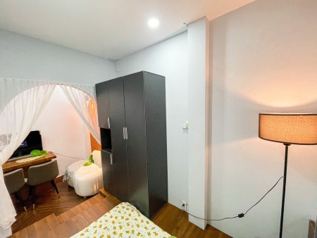 Cho thuê căn hộ 1pn cửa sổ lớn ngay tại Nguyễn Tri Phương Q10