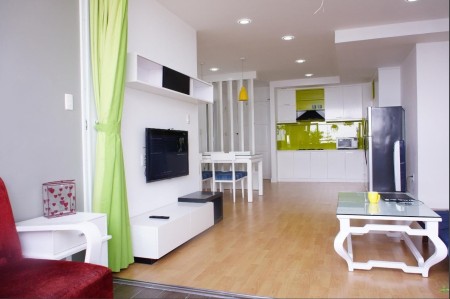 Chủ nhà cho thuê căn hộ Sky Center dt 81m2, 2pn, 2vs, NT căn bản. Giá cho thuê: 14 tr/th