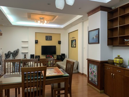 Cho thuê căn hộ  2 ngủ mặt đường Ngụy Như Kon Tum, Thanh Xuân