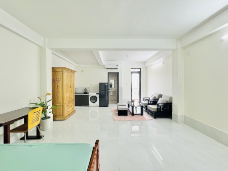 Căn hộ siêu rộng 40m2, view sân bay, nội thất đầy đủ tại Cộng Hòa, Tân Bình