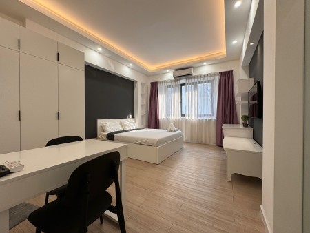 Căn hộ cho thuê Quận 1 gần chợ Tân Định , nội thất sang trọng, cửa sổ thoáng, ô tô đón tận cửa