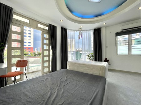 Trứng rán cần mỡ, bắp cần bơ 
Yêu không cần cớ, cần STUDIO ban công，cửa sổ Gần ngay cầu Kênh Tẻ