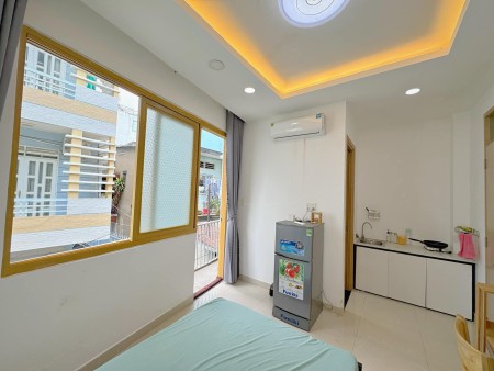 Căn hộ cho thuê Quận 3 Cửa sổ rộng , ban công thoáng thuận tiện di chuyển Q1, 10, Phú Nhuận,…