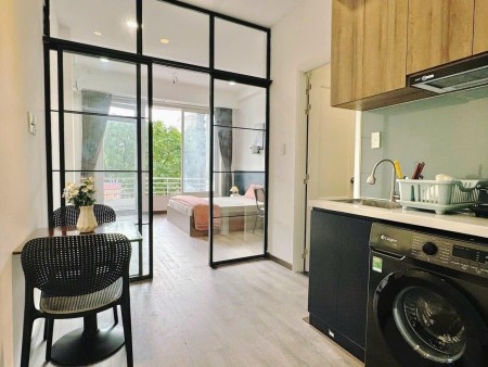 CHO THUÊ GẤP CĂN HỘ 1 PHÒNG NGỦ FULL NỘI THẤT CO BAN CÔNG SIÊU RỘNG QUẬN 7 gần q8-4