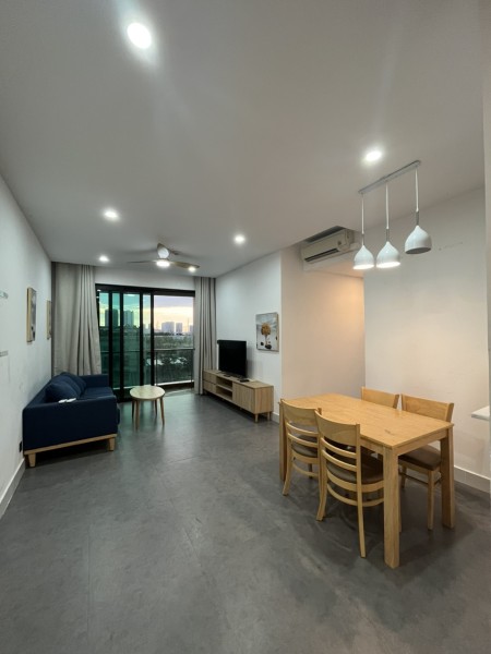 Cho thuê căn hộ 2 phòng ngủ, 2WC - nhà trống - 18.5 tr bao phí
