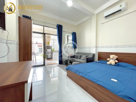 Căn hộ ban công siêu thoáng ngay CMT8, p5, Gần cv Lê Thị Riêng)