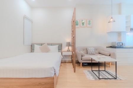 CĂN HỘ CÓ SOFA VÀ TV SẠCH SẼ ĐƯỜNG TRẦN ĐÌNH XU GIỮA HAI ĐƯỜNG VÕ VĂN KIỆT VÀ TRẦN HƯNG ĐẠO