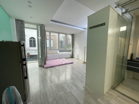 Cho thuê phòng có đầy đủ nội thất và bancol _ Sale mạnh