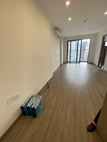 Cho thuê 2PN1WC 54m nguyên bản GS 8 triệu/tháng Vinhomes Smart vào luôn