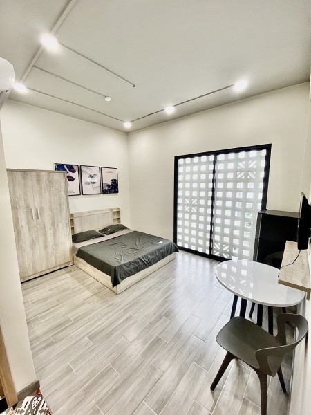 Căn Hộ Cho Thuê Có Thang Máy Quận 3 Gần Bờ Kè Hoàng Sa , Cầu Công Lý