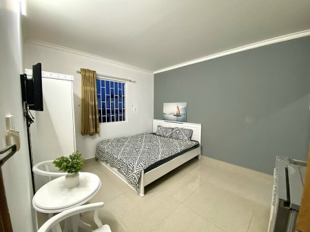 Căn hộ 1 phòng ngủ cửa sổ view xinh Nguyễn Trãi Quận 1, gần Ngã 6 Cộng Hòa