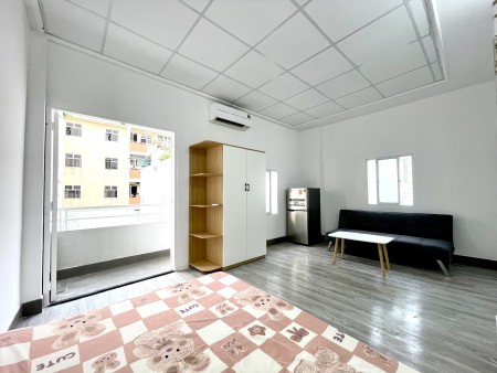 Cho thuê căn hộ 1 phòng ngủ Balcon lớn Lý Thường Kiệt Quận 10, gần Sân vận động Phú Thọ