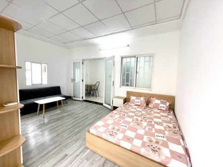 Cho thuê 1 phòng ngủ siêu rộng có bancong đón ánh sáng tự nhiên tại Lý Thường Kiệt Quận 10