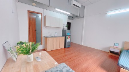 Cho thuê căn hộ 1 phòng ngủ cửa sổ thoáng mát Nguyễn Thông Quận 3, gần công trường Dân Chủ