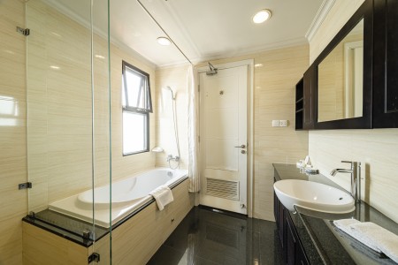 Cho thuê căn hộ dịch vụ 2 phòng ngủ 68m2 tại Tòa nhà Mayfair Suites – Giá ưu đãi 28.500.000 / tháng