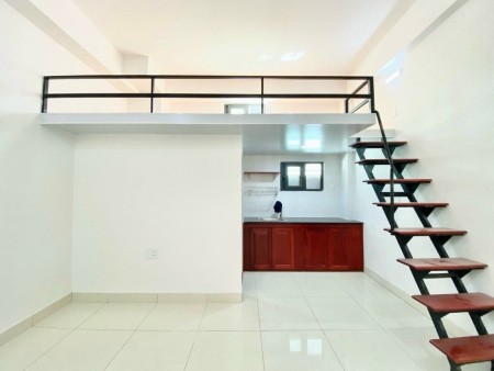 Giá rẻ - phòng đẹp cho mấy em đây 
Duplex - cửa sổ - gần cầu Tân Thuận, Đh Tài Chính