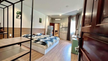 Cho thuê căn hộ 1 phòng ngủ thoáng mát Nguyễn Trãi Quận 1, ngay cạnh Ngã sáu Phù Đổng