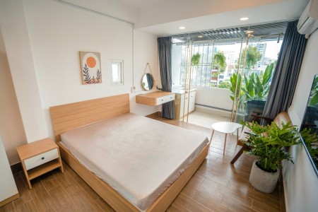 Căn hộ cho thuê ngay mặt tiền đường Trường Sa view đẹp không chung chủ giờ tự do LH 090.8016.323