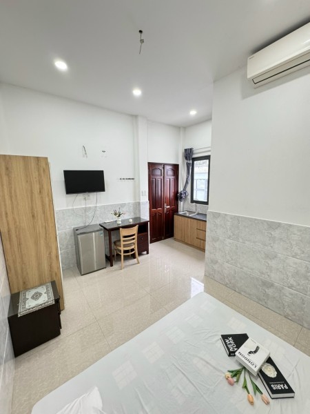 Cho thuê căn hộ studio bancong có Tivi tại Quận 3 gần quận 1 - quận 10