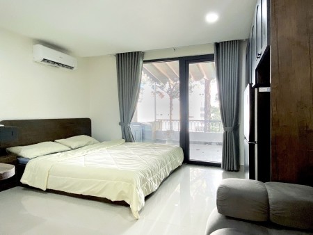 Cho thuê căn hộ có ban công rộng rãi thoáng mát tại quận 10 gần đại học UEH