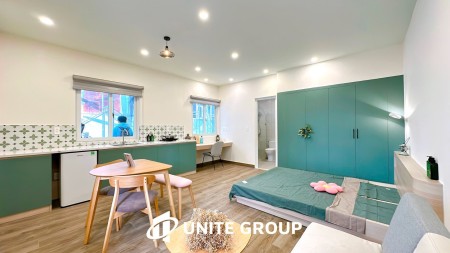 Cho thuê phòng studio đầy đủ nội thất đầy đủ tiện nghi có ban công riêng tại Q1 gần Đại Học Mở