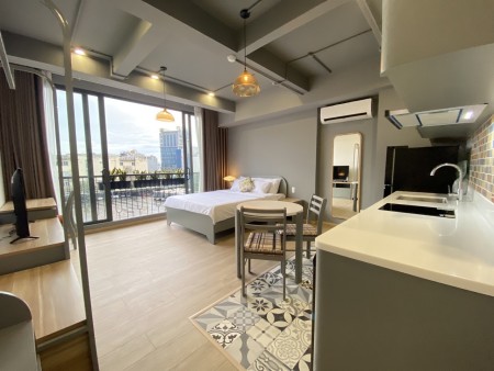 Studio full nội thất cửa sổ lớn gần sân bay