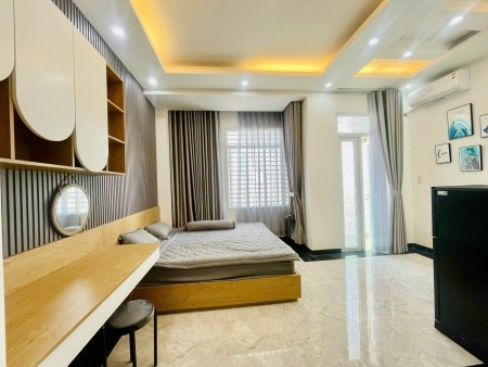 Cho thuê căn hộ 1 phòng ngủ có ban công phòng rộng gần chợ Tân Định Quận 1