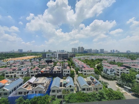 CHO THUÊ CĂN 3PN/113M2 TẦNG CAO VIEW BIỆT THỰ TẠI 903 STARLAKE