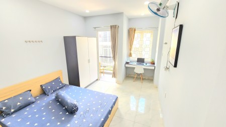 Cho thuê căn hộ ban công full nội thất thuận tiện di chuyển Sân Bay, khu ẩm thực Phan Xích Long
