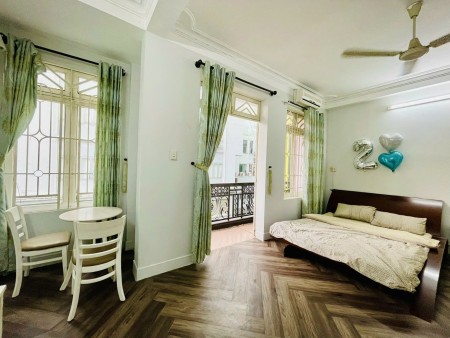 Cho thuê căn hộ rộng rãi ban công lớn gần Dinh Độc Lập quận 3
Tọa lạc tại Nguyễn Đình Chiểu, Quận 3