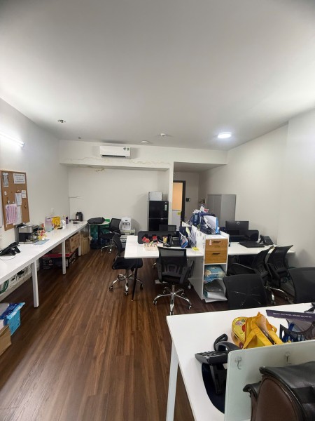 Cho Thuê Offitel 38m2, Nội Thất Văn Phòng Gía 12Tr/Tháng Sunrise City View Hotline : 0906233195