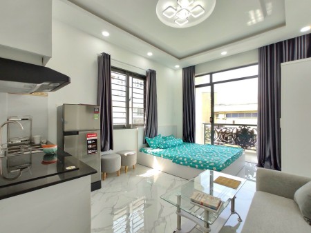 Căn hộ Studio ban công siêu rộng ở tại Quận 4 ngay Quảng trường Khánh Hội