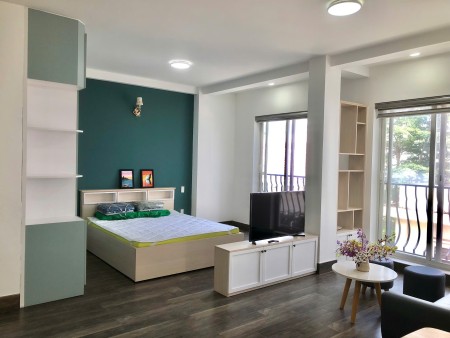 Phòng ban công full nội thất ngay Yên Thế quận Tân Bình