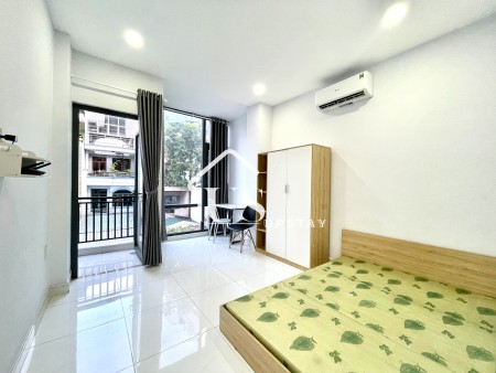 Siêu phẩm Studio ban công, Ngay hoà hưng mặt tiền, Y hình