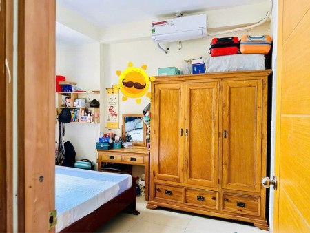 Chung cư Trương Quyền, Phường 6,Quận 3: 90m2, 2p ngủ, 1wc, 12tr