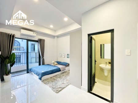 CĂN HỘ MỚI (100%) BAN CÔNG RIÊNG - ĐẦY ĐỦ NỘI THẤT NGAY ETOWN CỘNG HOÀ - NHẤT CHI MAI