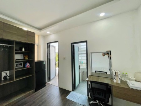 CĂN HỘ CỰC SANG BAN CÔNG VỚI VIEW BỜ SÔNG CỰC CHILL THANG MÁY Đ.TRƯỜNG SA CÁCH Q1,10 CHỈ 5P